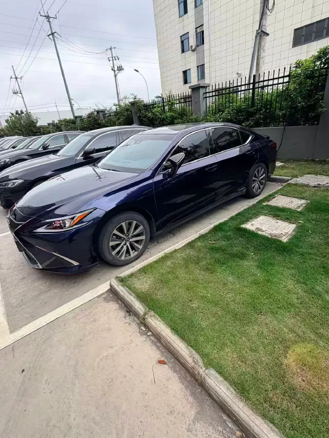 2021 Lexus ES 2.5L 178HP L4 E-CVT Hybrid,autocango,china used car exporter,china ev exporter,chinese used car exporter,chinese used ev exporter