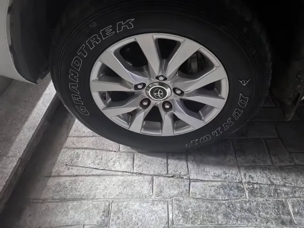 2015 Toyota Land Cruiser 4.6L 310HP V8 6AT,autocango,china used car exporter,china ev exporter,chinese used car exporter,chinese used ev exporter