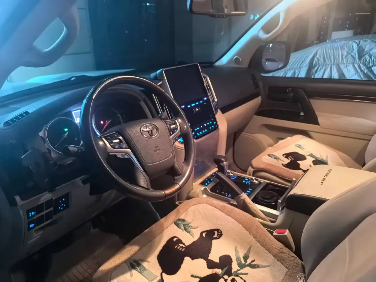 2015 Toyota Land Cruiser 4.6L 310HP V8 6AT,autocango,china used car exporter,china ev exporter,chinese used car exporter,chinese used ev exporter