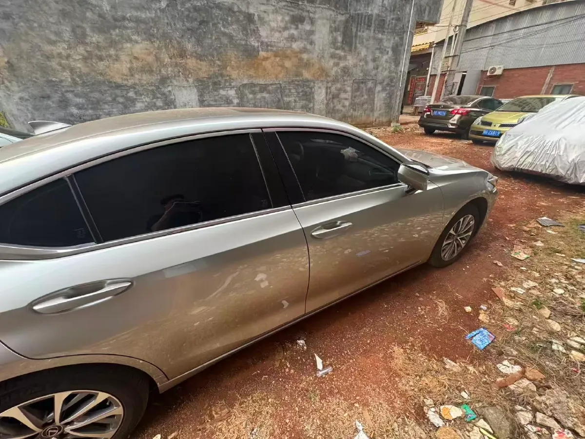 2025 Lexus ES 2.0L 173HP L4 CVT,autocango,china used car exporter,china ev exporter,chinese used car exporter,chinese used ev exporter