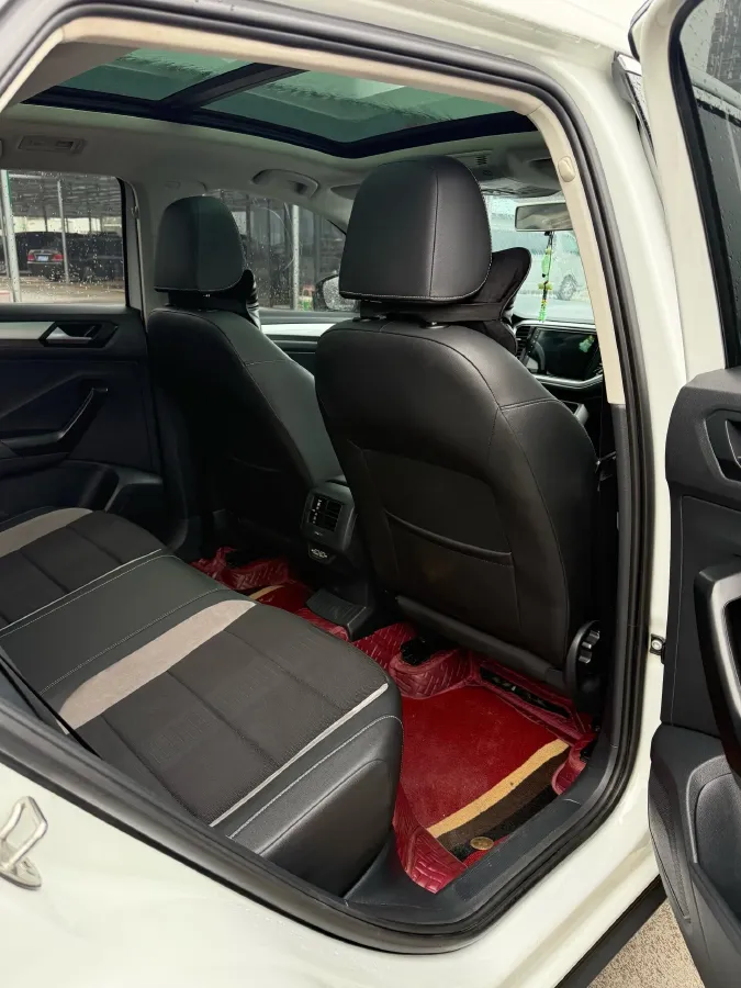 2019 Volkswagen T-Roc 1.4T 131HP L4 7DCT,autocango,china used car exporter,china ev exporter,chinese used car exporter,chinese used ev exporter