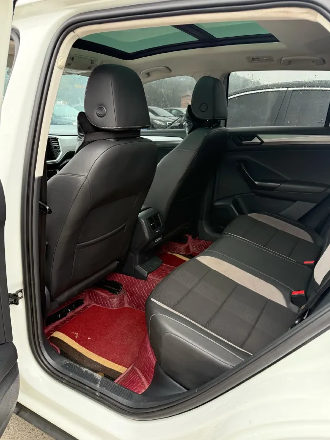 2019 Volkswagen T-Roc 1.4T 131HP L4 7DCT,autocango,china used car exporter,china ev exporter,chinese used car exporter,chinese used ev exporter