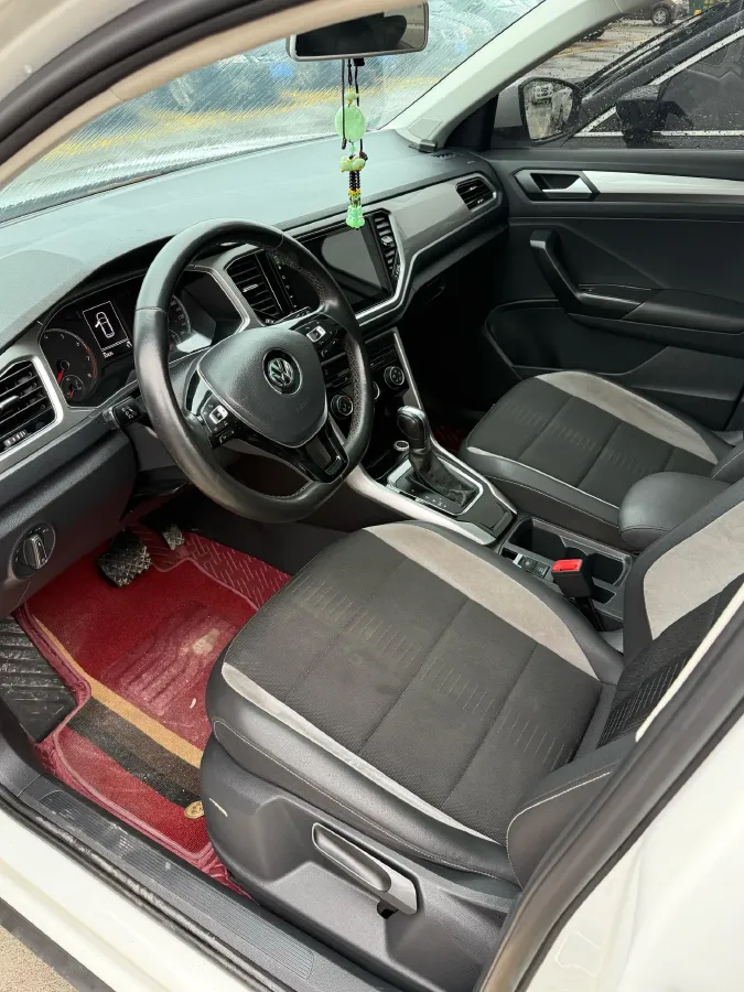 2019 Volkswagen T-Roc 1.4T 131HP L4 7DCT,autocango,china used car exporter,china ev exporter,chinese used car exporter,chinese used ev exporter