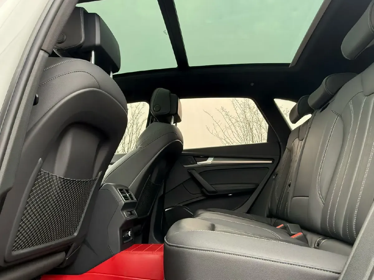 2022 Audi Q5L 2.0T 252HP L4 7DCT,autocango,china used car exporter,china ev exporter,chinese used car exporter,chinese used ev exporter