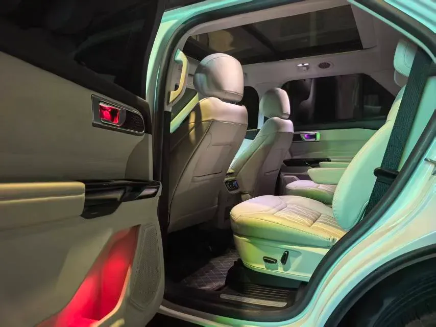 2023 Ford Explorer 2.3T 276HP L4 10AT,autocango,china used car exporter,china ev exporter,chinese used car exporter,chinese used ev exporter