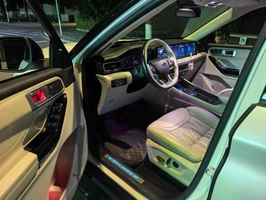 2023 Ford Explorer 2.3T 276HP L4 10AT,autocango,china used car exporter,china ev exporter,chinese used car exporter,chinese used ev exporter