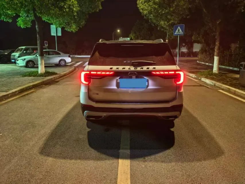 2023 Ford Explorer 2.3T 276HP L4 10AT,autocango,china used car exporter,china ev exporter,chinese used car exporter,chinese used ev exporter