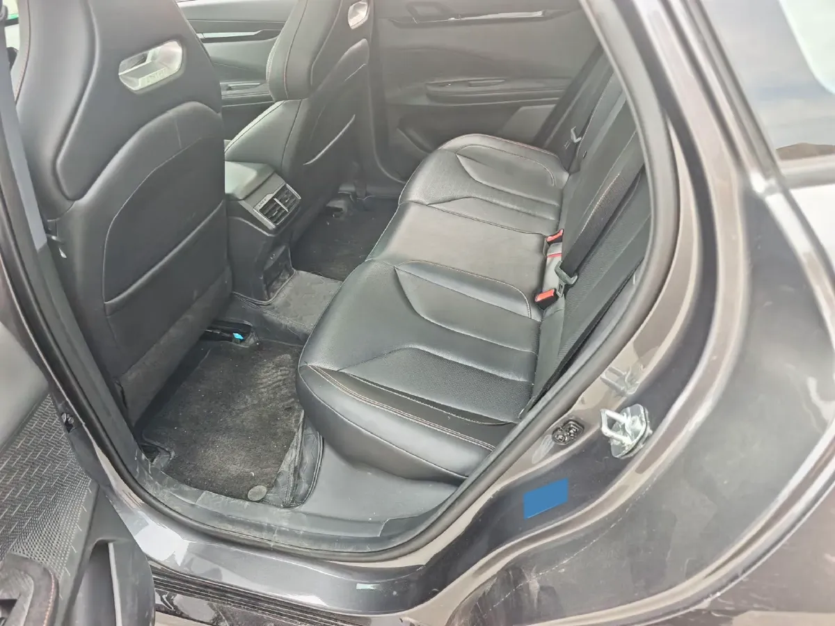 2022 ChangAn UNI-V 2.0T 233HP L4 8AT,autocango,china used car exporter,china ev exporter,chinese used car exporter,chinese used ev exporter