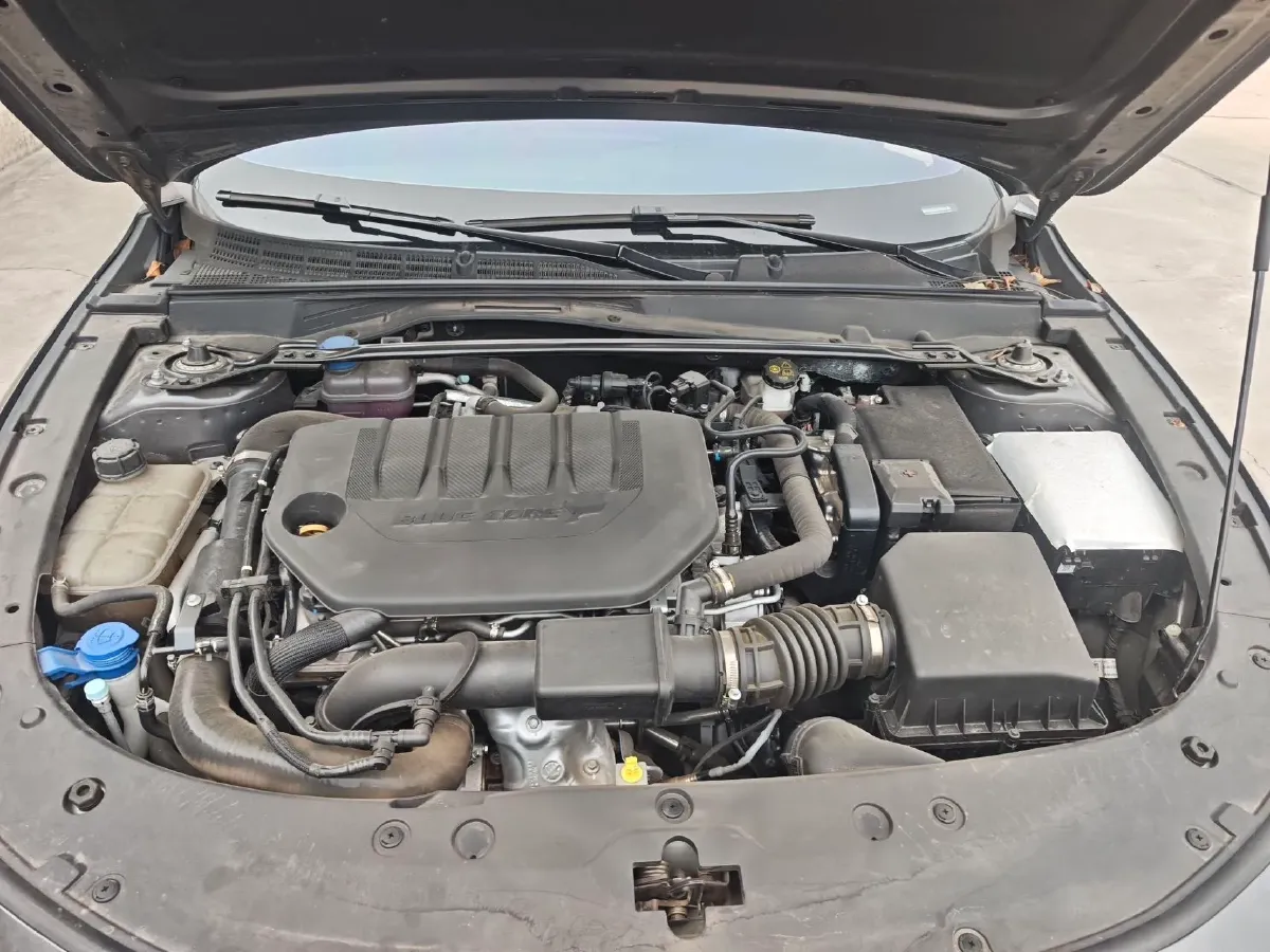 2022 ChangAn UNI-V 2.0T 233HP L4 8AT,autocango,china used car exporter,china ev exporter,chinese used car exporter,chinese used ev exporter