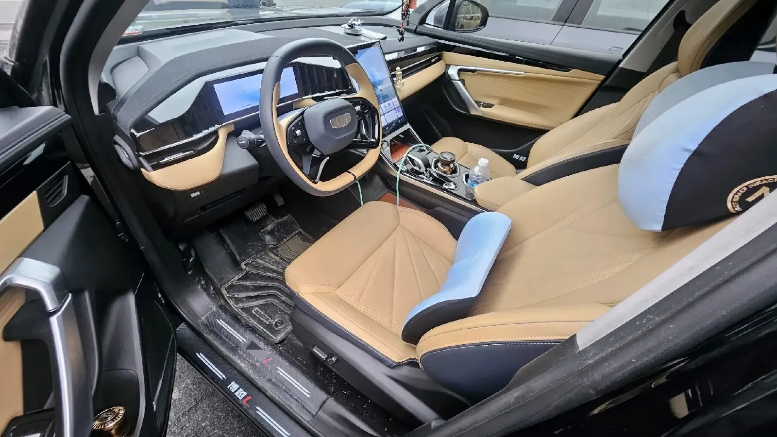 2023 Geely StarRay 2.0T 218HP L4 7DCT,autocango,china used car exporter,china ev exporter,chinese used car exporter,chinese used ev exporter