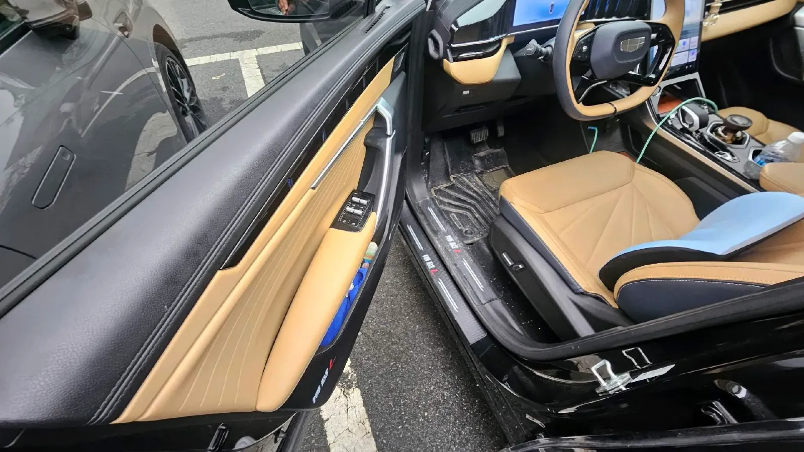 2023 Geely StarRay 2.0T 218HP L4 7DCT,autocango,china used car exporter,china ev exporter,chinese used car exporter,chinese used ev exporter