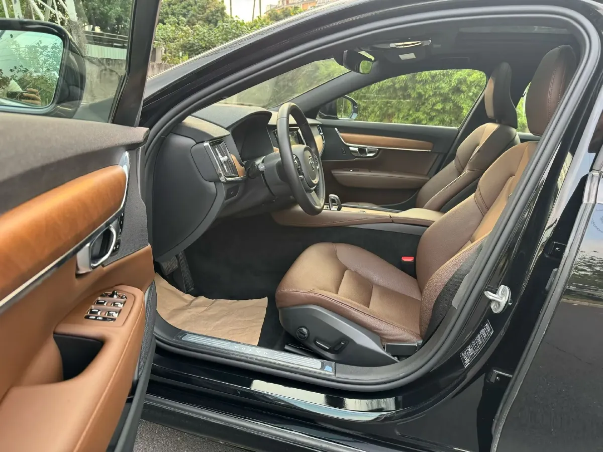 2024 Volvo S90 2.0T 250HP L4 8AT,autocango,china used car exporter,china ev exporter,chinese used car exporter,chinese used ev exporter