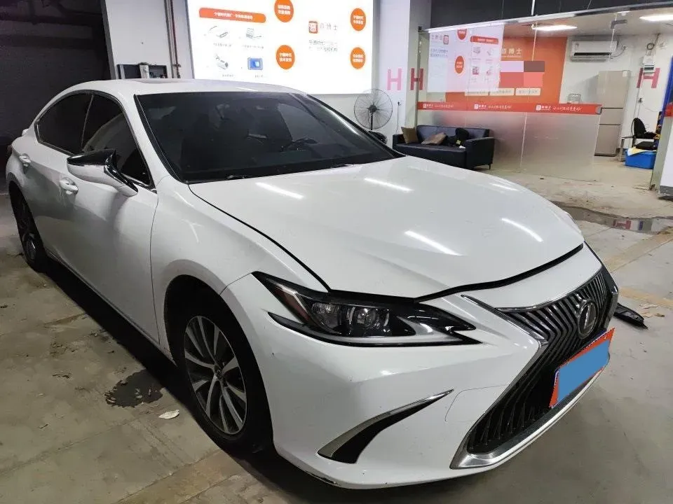 2020 Lexus ES 2.0L 173HP L4 CVT,autocango,china used car exporter,china ev exporter,chinese used car exporter,chinese used ev exporter