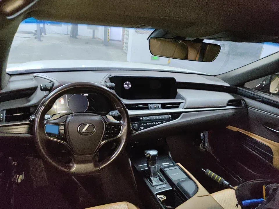 2020 Lexus ES 2.0L 173HP L4 CVT,autocango,china used car exporter,china ev exporter,chinese used car exporter,chinese used ev exporter