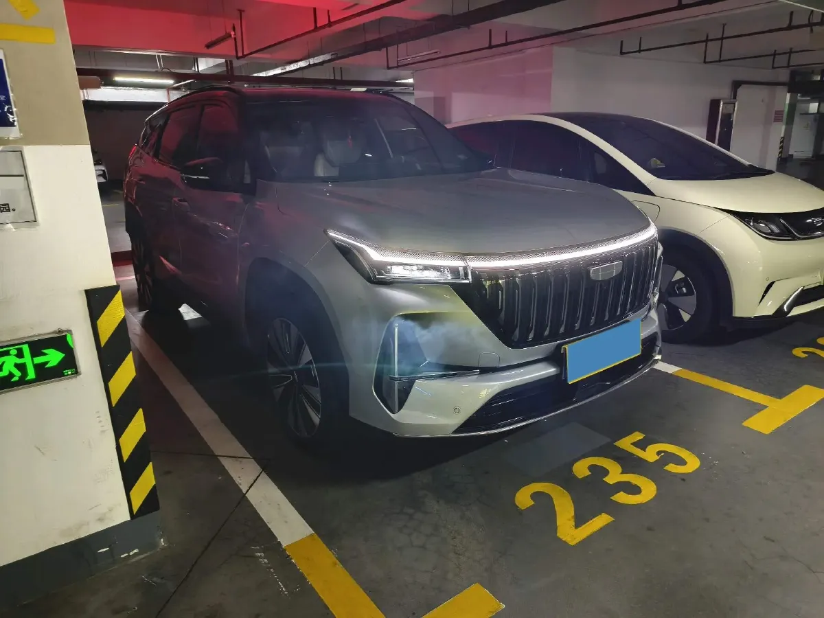 2025 Geely StarRay 1.5T 181HP L4 7DCT,autocango,china used car exporter,china ev exporter,chinese used car exporter,chinese used ev exporter