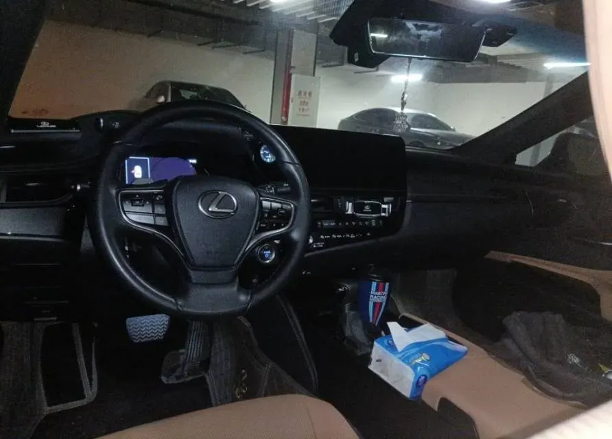 2022 Lexus ES 2.5L 178HP L4 E-CVT Hybrid,autocango,china used car exporter,china ev exporter,chinese used car exporter,chinese used ev exporter