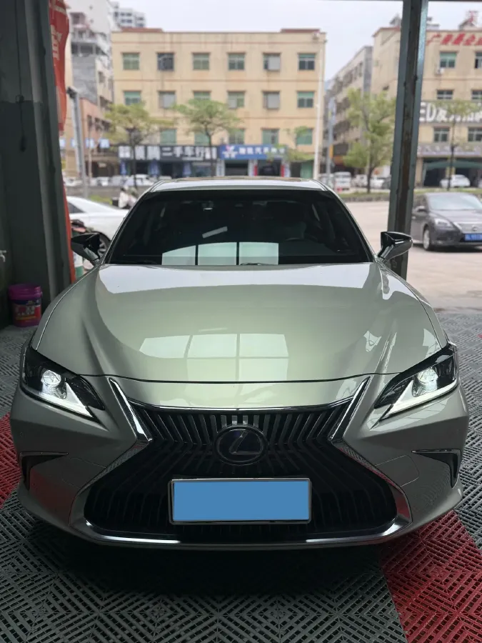 2018 Lexus ES 2.5L 178HP L4 E-CVT Hybrid,autocango,china used car exporter,china ev exporter,chinese used car exporter,chinese used ev exporter