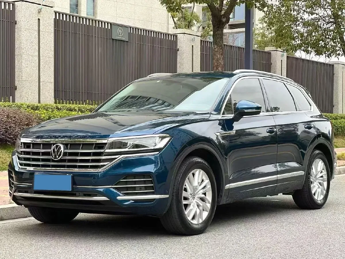 2019 Volkswagen Touareg 2.0T 252HP L4 8AT,autocango,china used car exporter,china ev exporter,chinese used car exporter,chinese used ev exporter