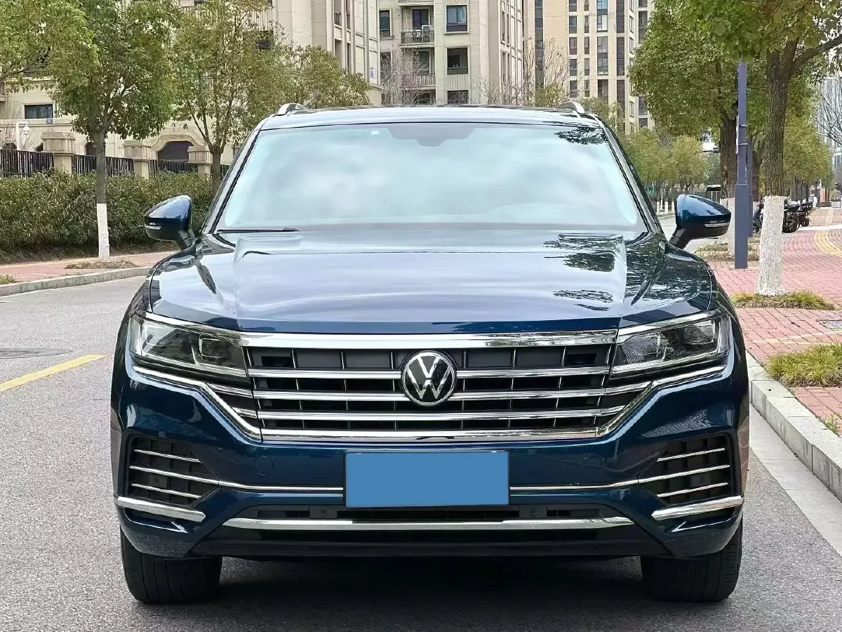 2019 Volkswagen Touareg 2.0T 252HP L4 8AT,autocango,china used car exporter,china ev exporter,chinese used car exporter,chinese used ev exporter