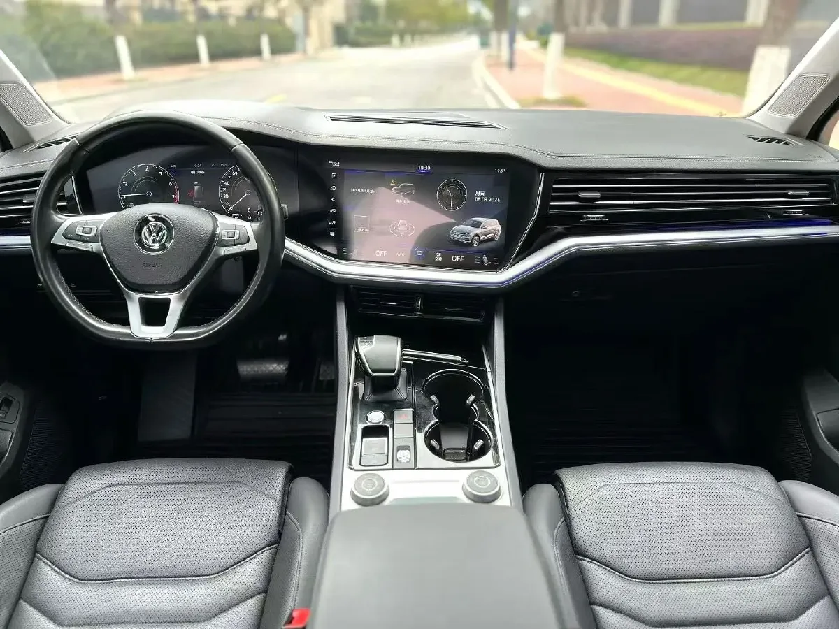 2019 Volkswagen Touareg 2.0T 252HP L4 8AT,autocango,china used car exporter,china ev exporter,chinese used car exporter,chinese used ev exporter