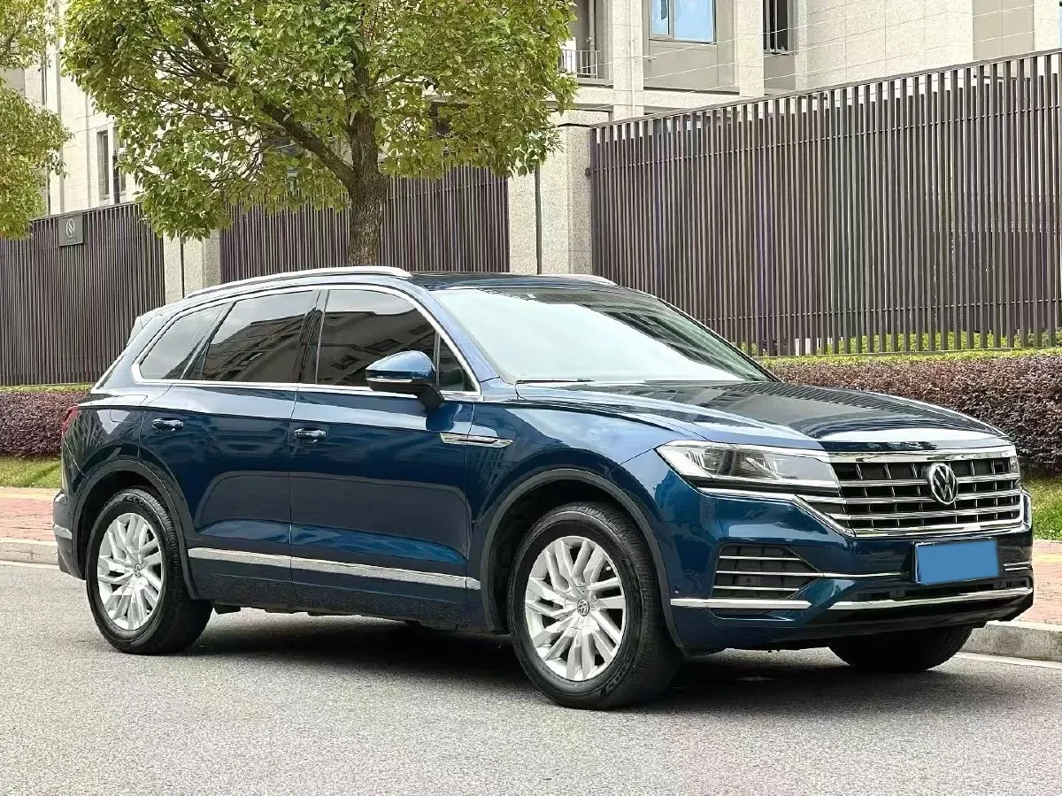 2019 Volkswagen Touareg 2.0T 252HP L4 8AT,autocango,china used car exporter,china ev exporter,chinese used car exporter,chinese used ev exporter