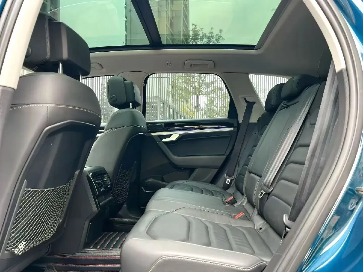 2019 Volkswagen Touareg 2.0T 252HP L4 8AT,autocango,china used car exporter,china ev exporter,chinese used car exporter,chinese used ev exporter