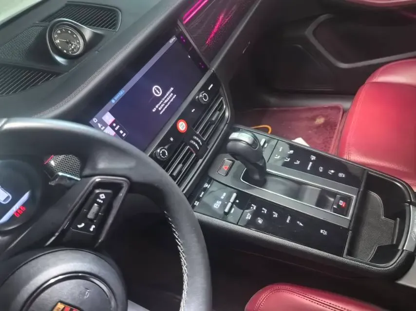 2023 Porsche Macan 2.0T 265HP L4 7DCT,autocango,china used car exporter,china ev exporter,chinese used car exporter,chinese used ev exporter