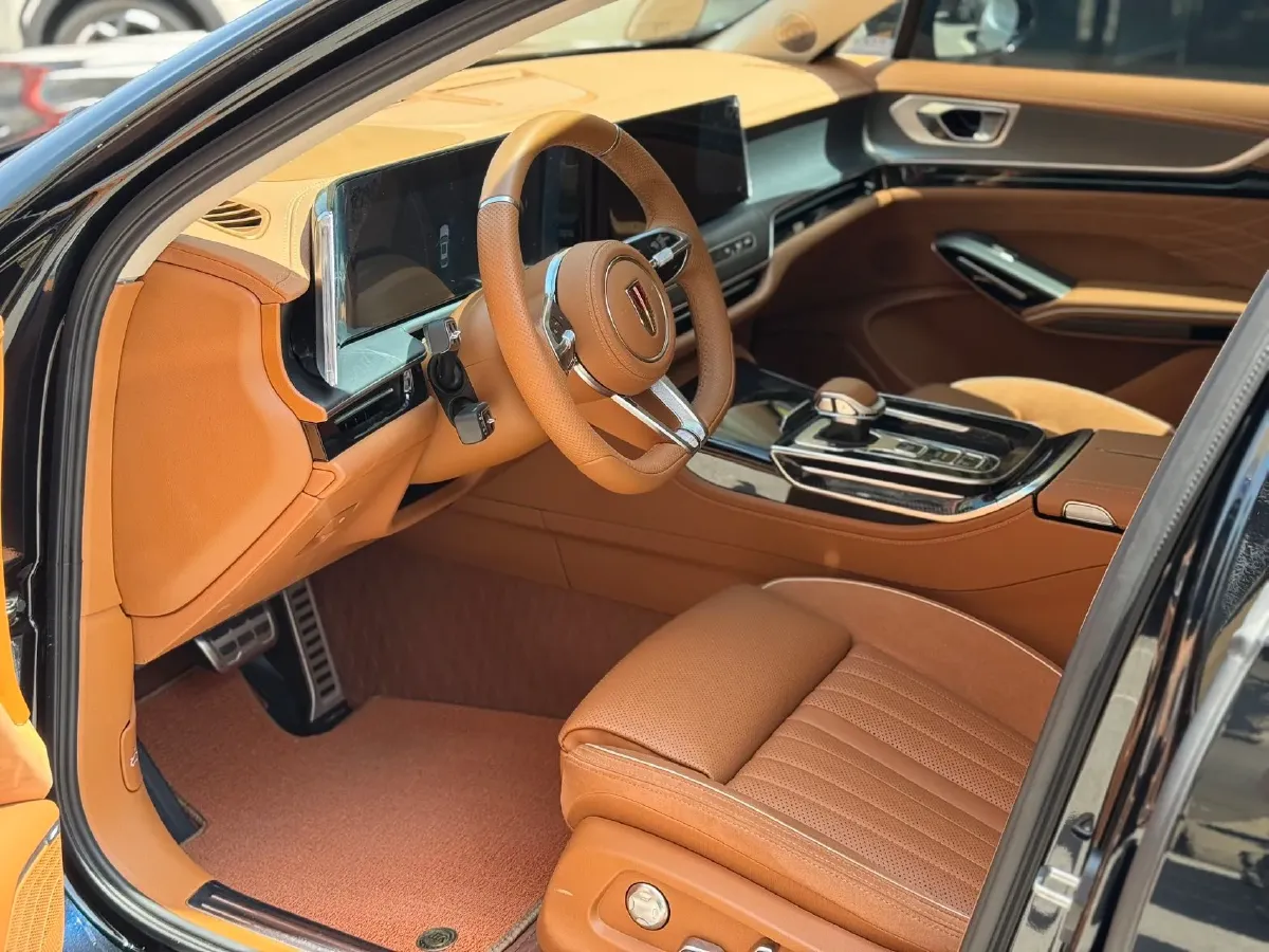 2025 HongQi H9 2.0T 252HP L4 8AT,autocango,china used car exporter,china ev exporter,chinese used car exporter,chinese used ev exporter