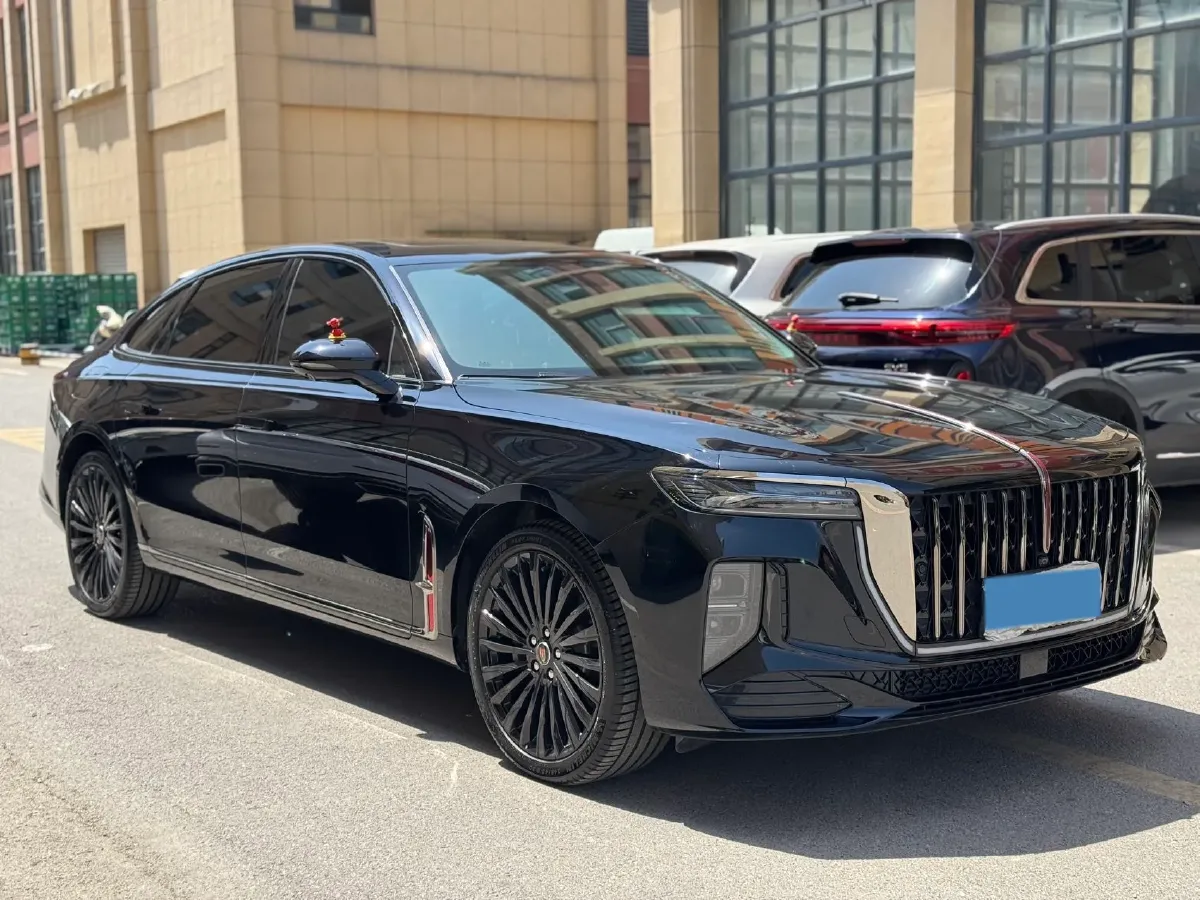 2025 HongQi H9 2.0T 252HP L4 8AT,autocango,china used car exporter,china ev exporter,chinese used car exporter,chinese used ev exporter