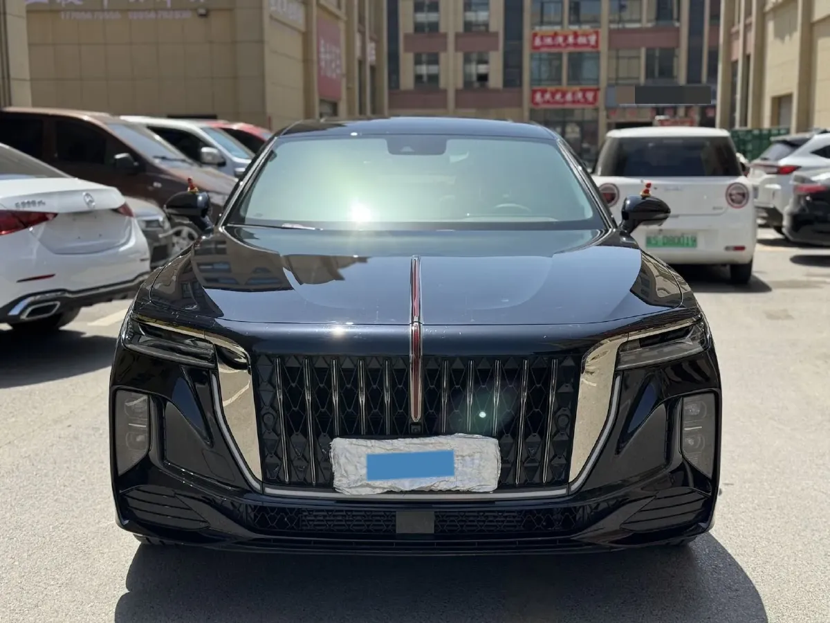 2025 HongQi H9 2.0T 252HP L4 8AT,autocango,china used car exporter,china ev exporter,chinese used car exporter,chinese used ev exporter