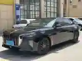 2025 HongQi H9 2.0T 252HP L4 8AT