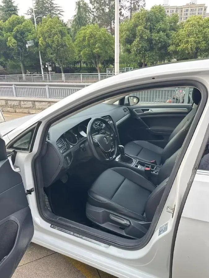 2020 Volkswagen Golf 1.2T 116HP L4 7DCT,autocango,china used car exporter,china ev exporter,chinese used car exporter,chinese used ev exporter