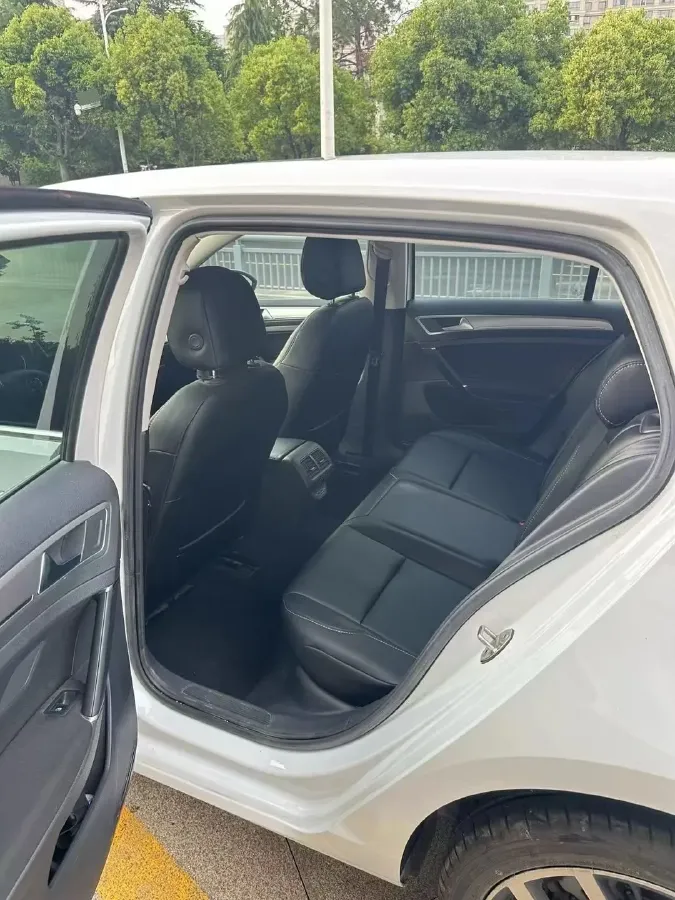 2020 Volkswagen Golf 1.2T 116HP L4 7DCT,autocango,china used car exporter,china ev exporter,chinese used car exporter,chinese used ev exporter