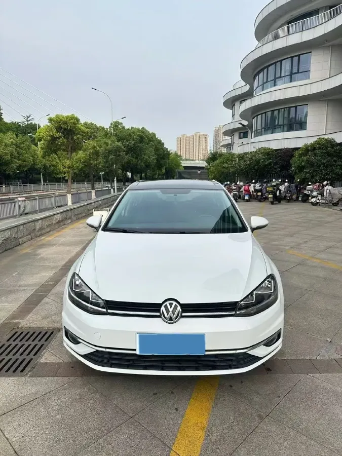 2020 Volkswagen Golf 1.2T 116HP L4 7DCT,autocango,china used car exporter,china ev exporter,chinese used car exporter,chinese used ev exporter