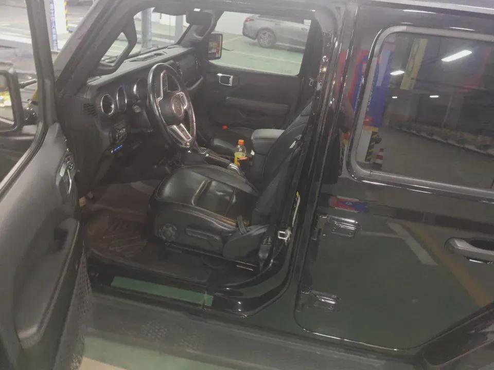 2021 Jeep Wrangler 2.0T 266HP L4 8AT PHEV 17KWH,autocango,china used car exporter,china ev exporter,chinese used car exporter,chinese used ev exporter