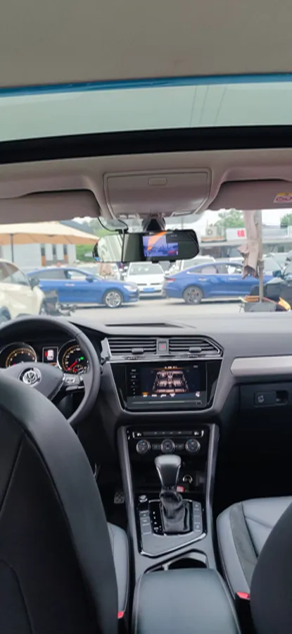 2019 Volkswagen Tiguan L 2.0T 186HP L4 7DCT,autocango,china used car exporter,china ev exporter,chinese used car exporter,chinese used ev exporter