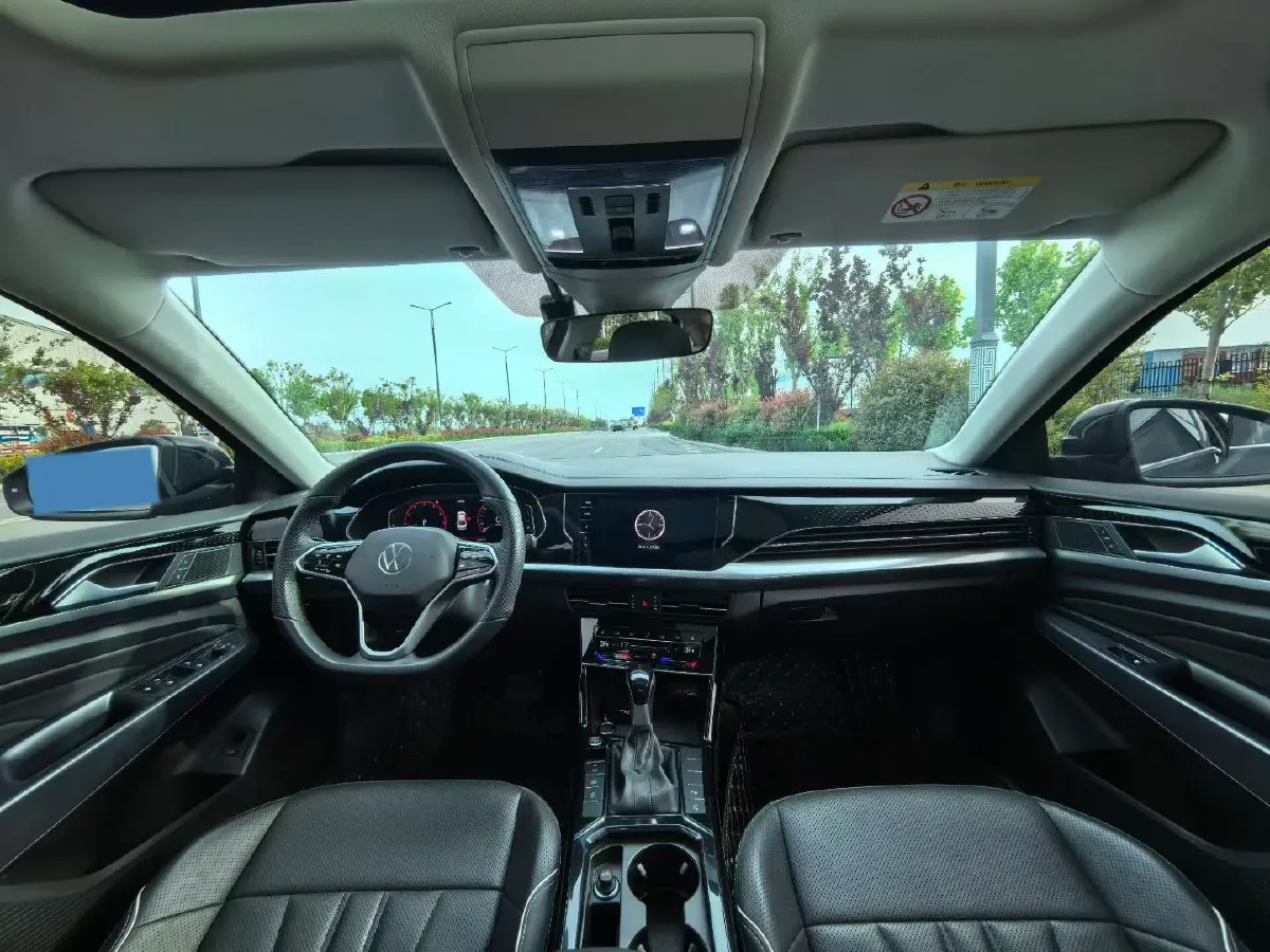 2024 Volkswagen Passat 2.0T 220HP L4 7DCT,autocango,china used car exporter,china ev exporter,chinese used car exporter,chinese used ev exporter