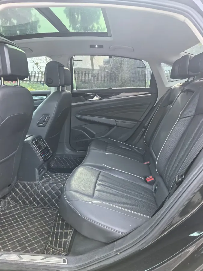 2024 Volkswagen Passat 2.0T 220HP L4 7DCT,autocango,china used car exporter,china ev exporter,chinese used car exporter,chinese used ev exporter