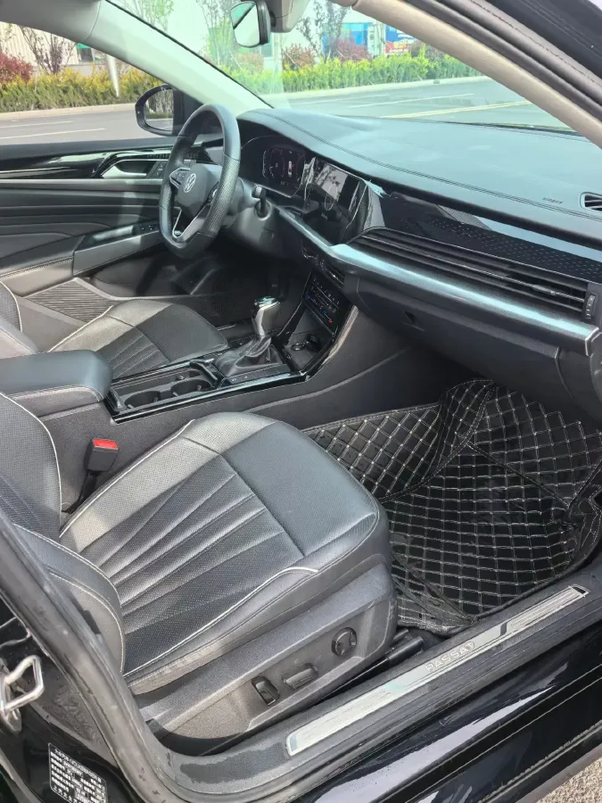 2024 Volkswagen Passat 2.0T 220HP L4 7DCT,autocango,china used car exporter,china ev exporter,chinese used car exporter,chinese used ev exporter