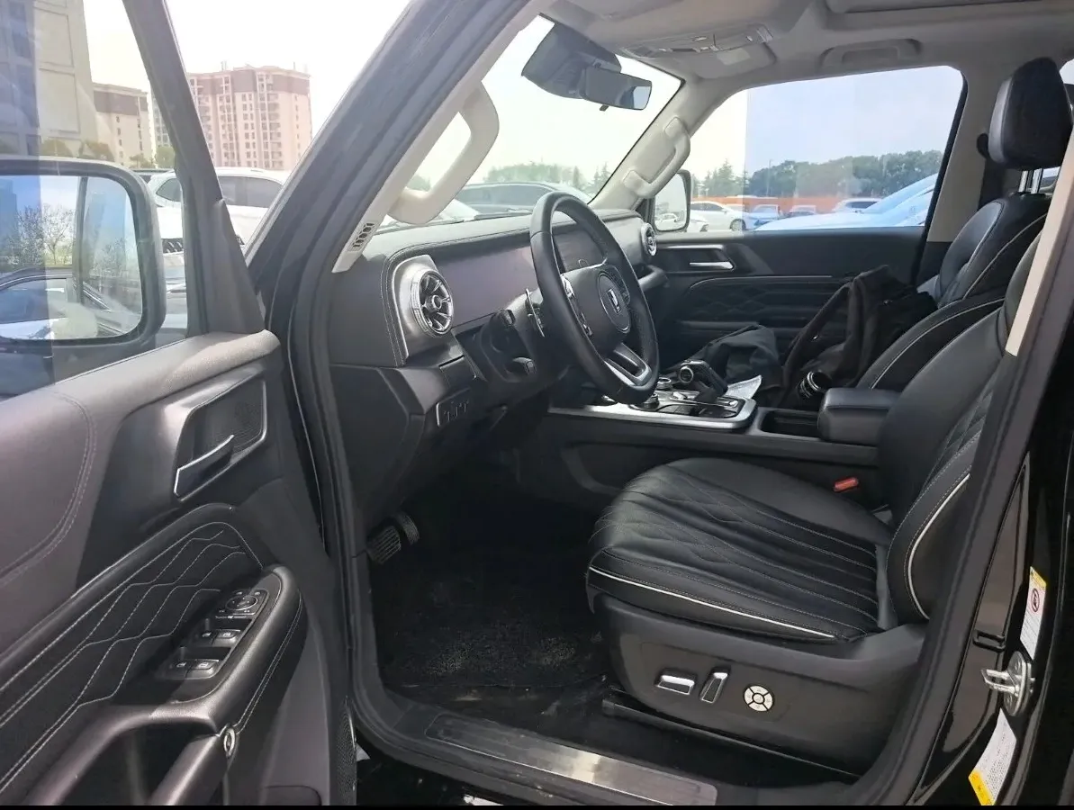 2023 Tank 300 2.0T 227HP L4 8AT,autocango,china used car exporter,china ev exporter,chinese used car exporter,chinese used ev exporter