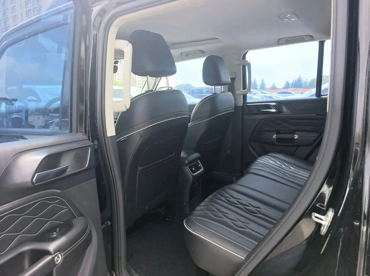 2023 Tank 300 2.0T 227HP L4 8AT,autocango,china used car exporter,china ev exporter,chinese used car exporter,chinese used ev exporter