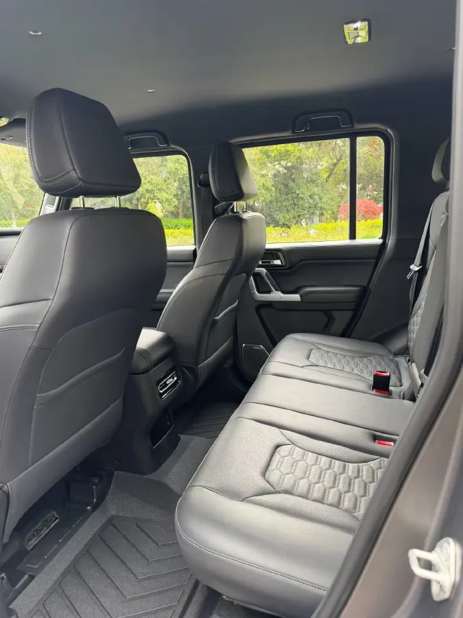 2024 212 212 T01 2.0T 252HP L4 8AT,autocango,china used car exporter,china ev exporter,chinese used car exporter,chinese used ev exporter