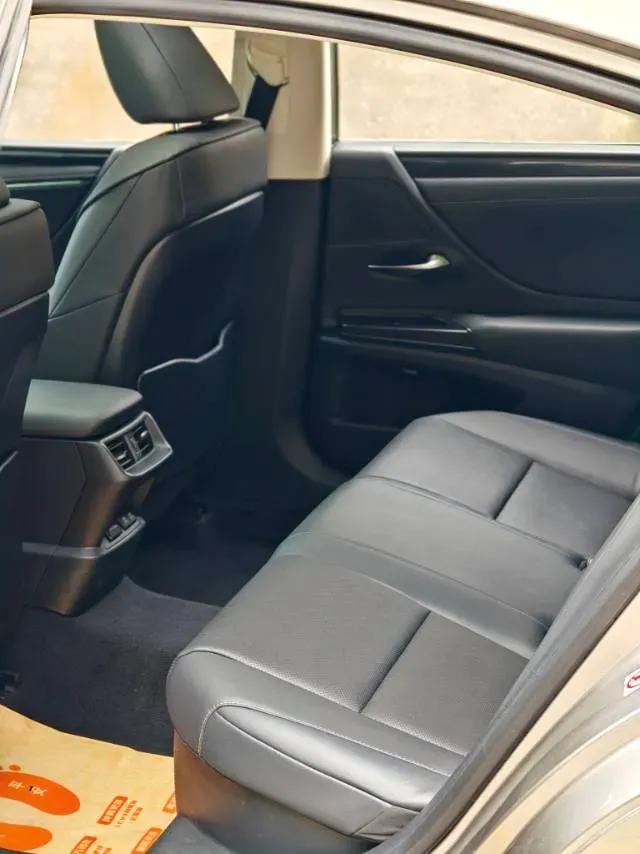 2018 Lexus ES 2.5L 178HP L4 E-CVT Hybrid,autocango,china used car exporter,china ev exporter,chinese used car exporter,chinese used ev exporter