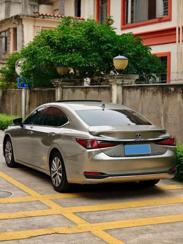 2018 Lexus ES 2.5L 178HP L4 E-CVT Hybrid,autocango,china used car exporter,china ev exporter,chinese used car exporter,chinese used ev exporter