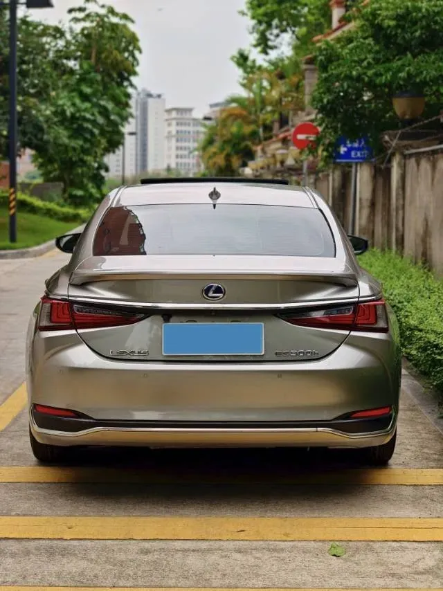2018 Lexus ES 2.5L 178HP L4 E-CVT Hybrid,autocango,china used car exporter,china ev exporter,chinese used car exporter,chinese used ev exporter
