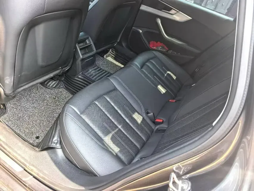 2020 Audi A4L 2.0T 190HP L4 7DCT,autocango,china used car exporter,china ev exporter,chinese used car exporter,chinese used ev exporter