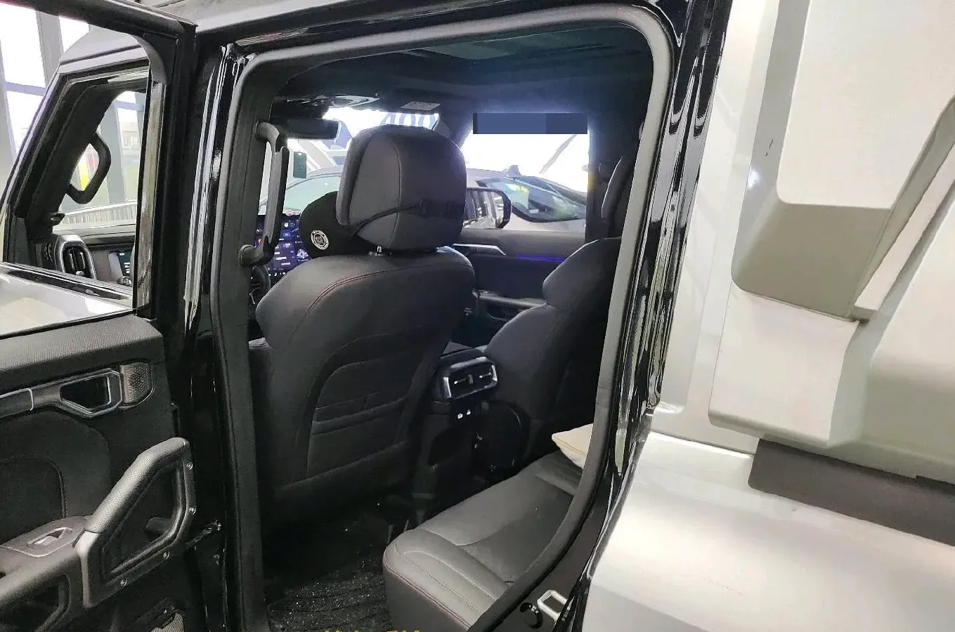 2023 Jetour Traveller 2.0T 254HP L4 8AT,autocango,china used car exporter,china ev exporter,chinese used car exporter,chinese used ev exporter