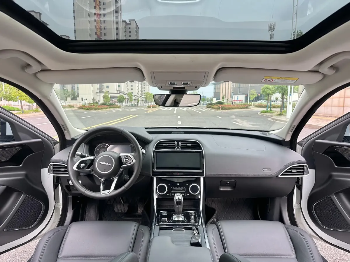 2020 Jaguar XEL 2.0T 200HP L4 8AT,autocango,china used car exporter,china ev exporter,chinese used car exporter,chinese used ev exporter