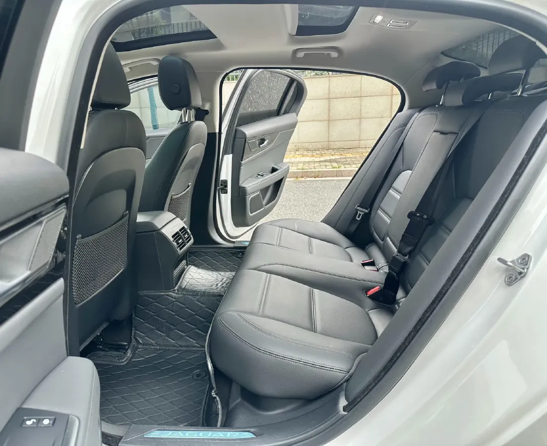 2020 Jaguar XEL 2.0T 200HP L4 8AT,autocango,china used car exporter,china ev exporter,chinese used car exporter,chinese used ev exporter