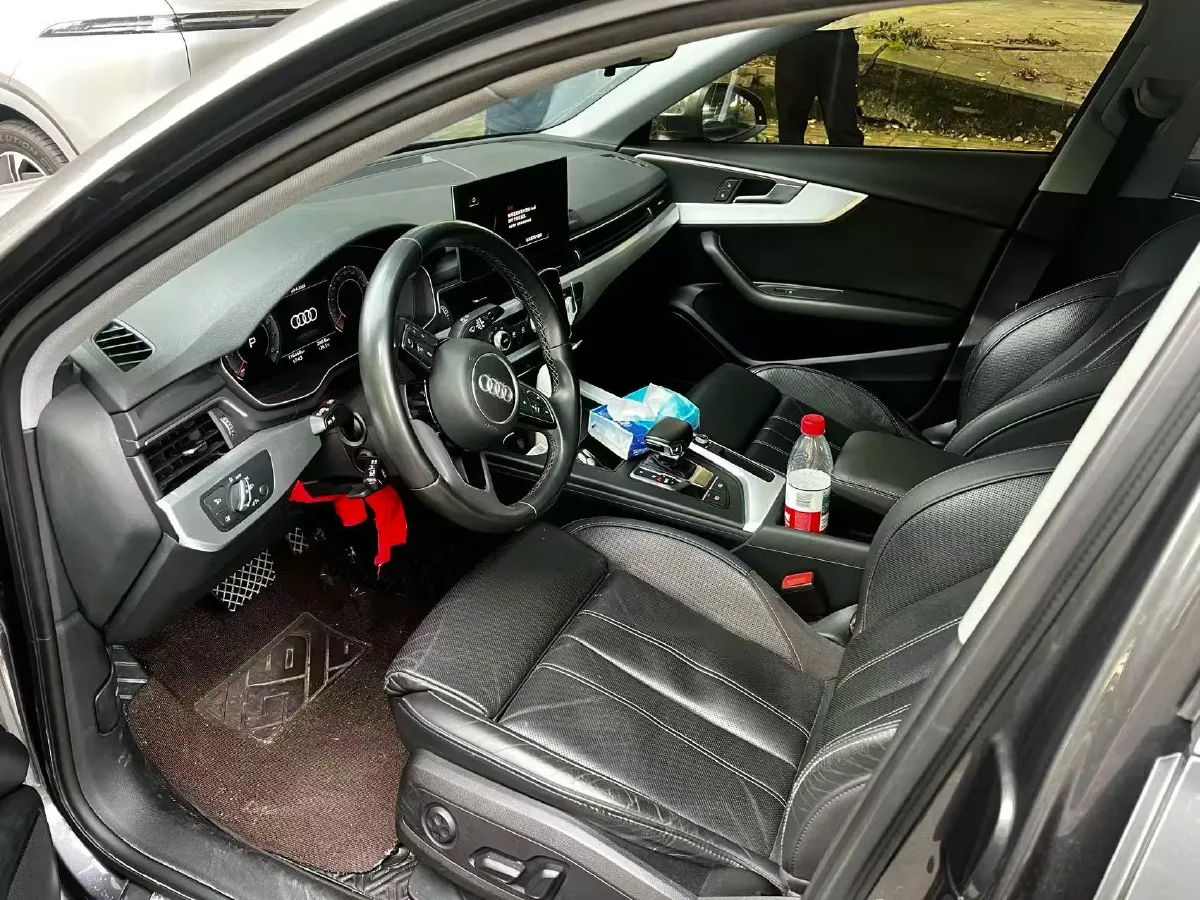 2022 Audi A4L 2.0T 190HP L4 7DCT,autocango,china used car exporter,china ev exporter,chinese used car exporter,chinese used ev exporter